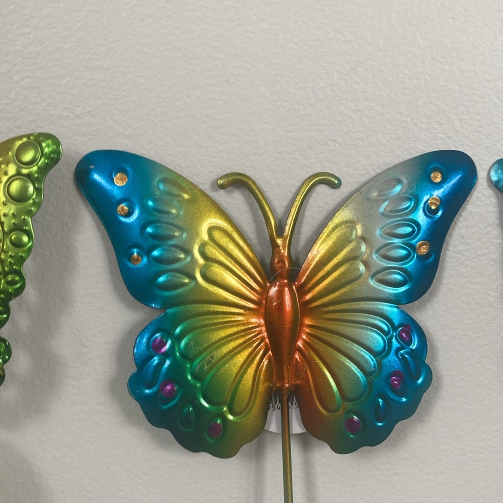 NWT- Set of 5- Colorful Painted Metal Butterfly 🦋 Yard Stakes w/ Marble Bodies - Picture 11 of 17